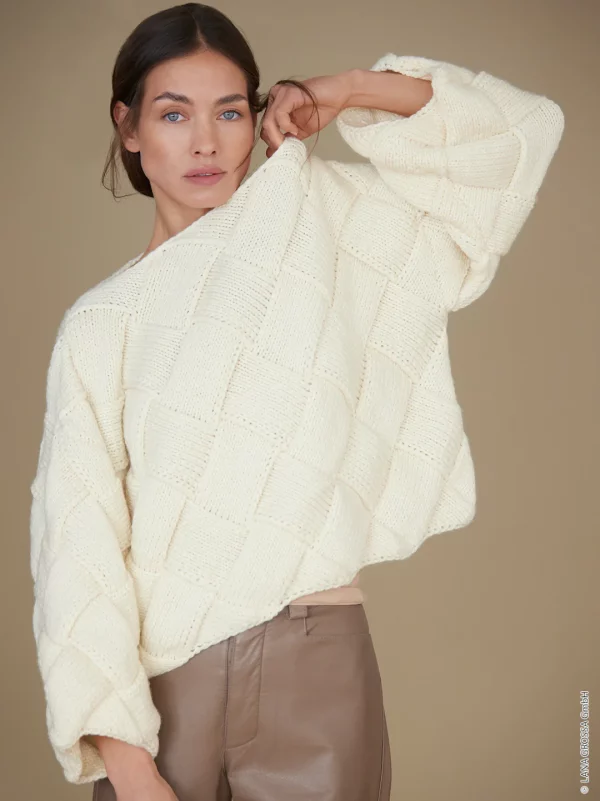 Breipakket Cool Merino Big entrelac pullover - Lookbook 15 model 02 Breipakket Cool Merino Big entrelac pullover - Lookbook 15 model 02